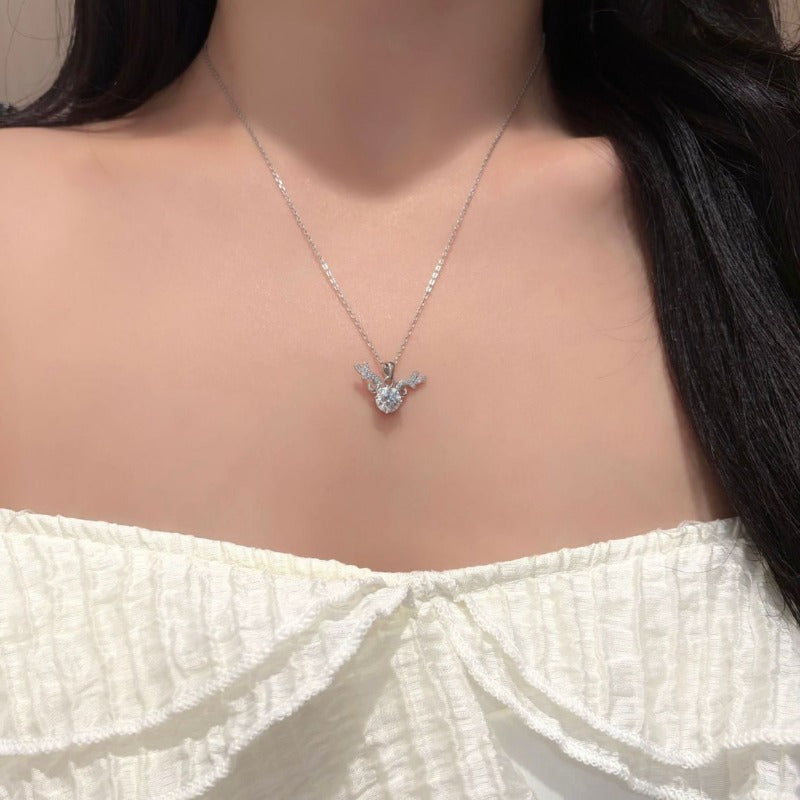 Forest Spirit – 1 Carat Moissanite Reindeer Necklace (S925 Silver)