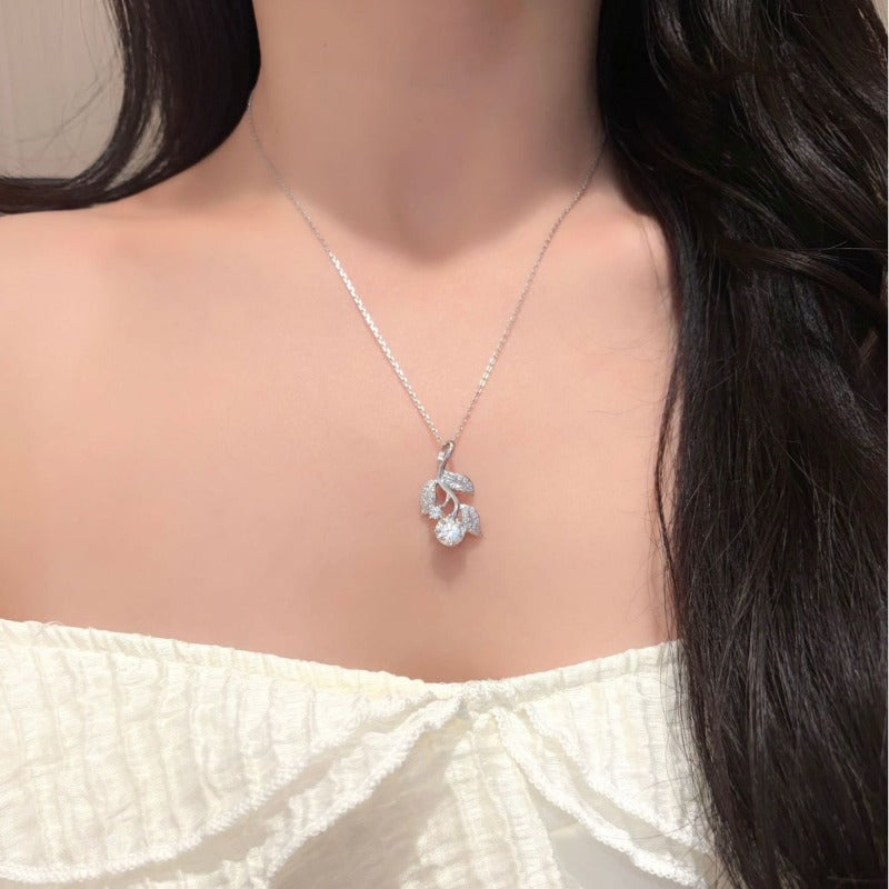 The Verdant Promise – 1.2ct Moissanite Vine Pendant