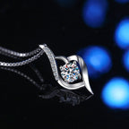 The Ethereal Wave Moissanite Twist Necklace – 1ct Collarbone Chain
