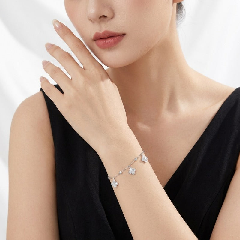 1.5 CTW Moissanite Clover Bracelet in S925 Silver