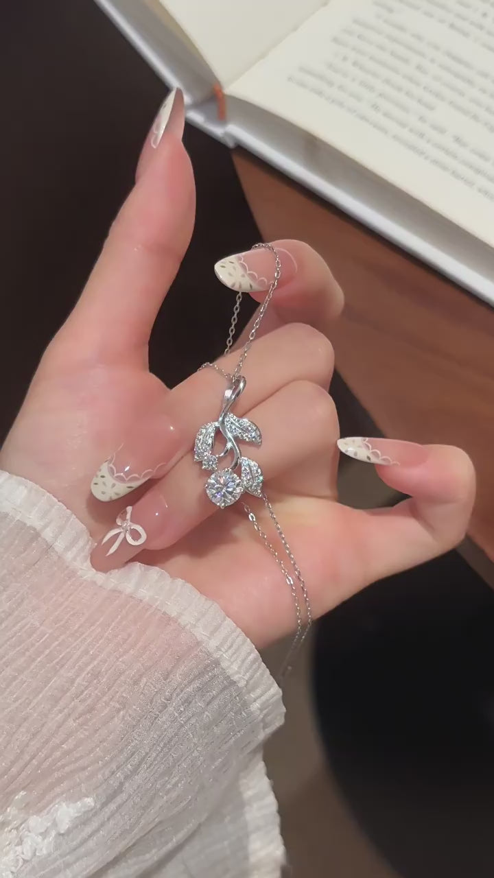 The Verdant Promise – 1.2ct Moissanite Vine Pendant